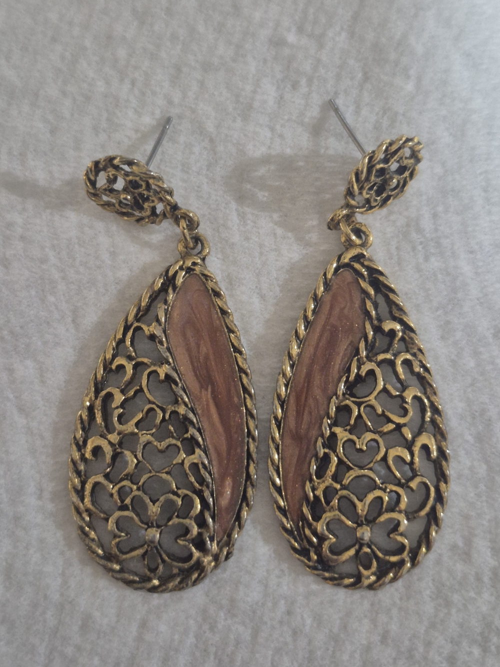 Vintage 1980s Gold-Tone Filigree Teardrop Earrings with Brown Inlay